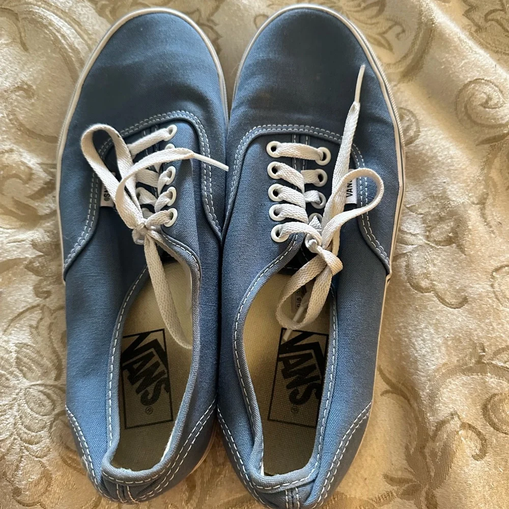 Vans - Picture 1 of 3